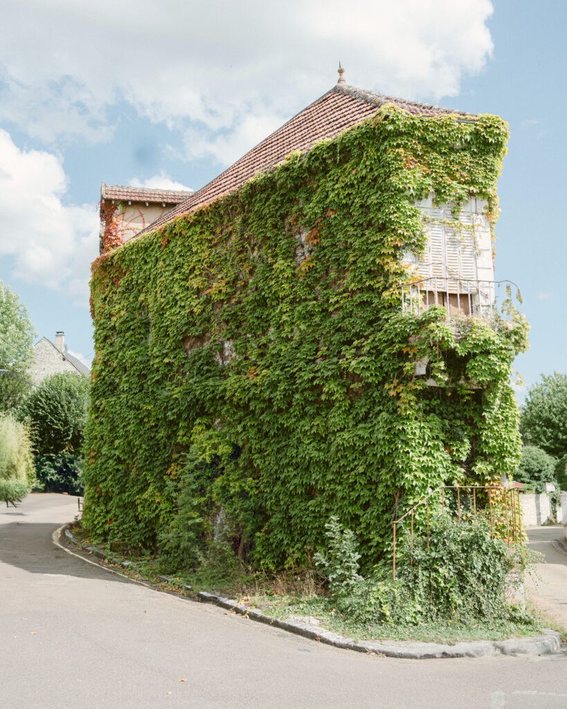 Abbaye de Reigny, France Wedding Photographer, Pia Bacino featured on Tatler Magazine Weddings